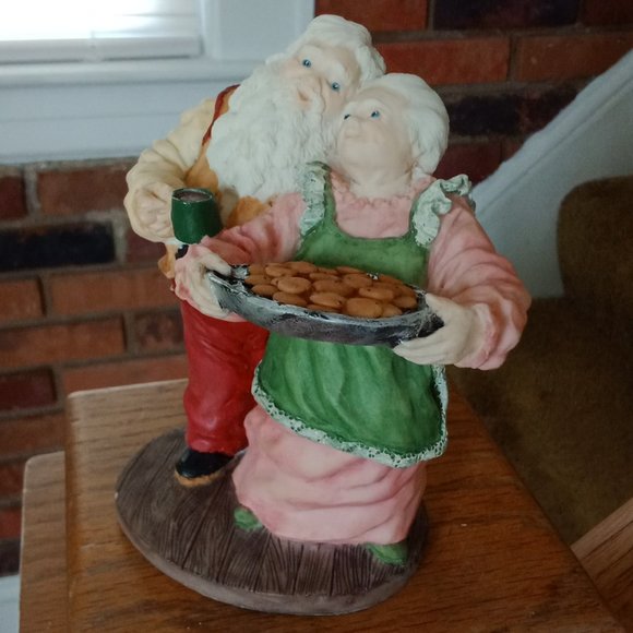 Coffee and Cookies Figurine - Picture 9 of 11